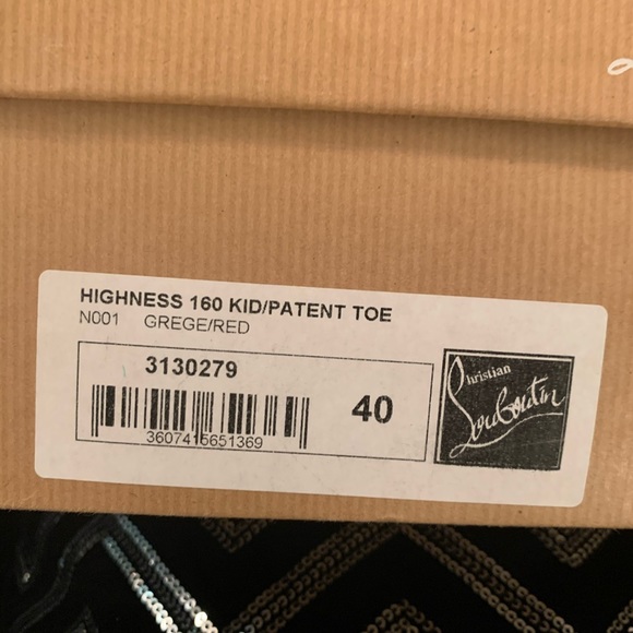 Christian Louboutin - Picture 4 of 15